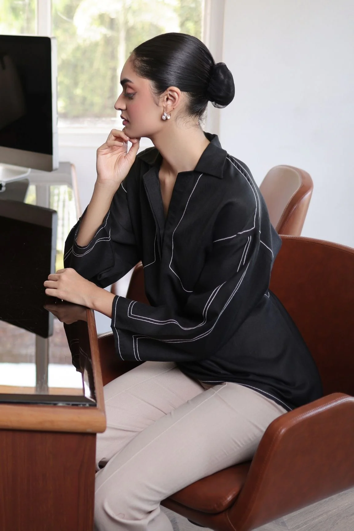Black Contrast Stitch Cotton Linen Blend Top - Image 5