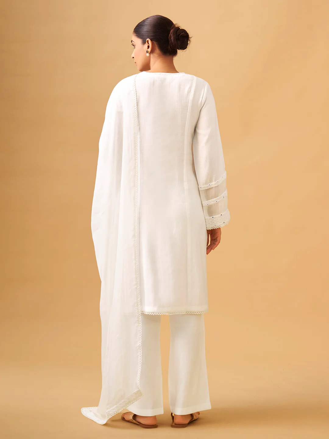 Classic White Viscose Blend Kurta Set with Organza Dupatta - Image 3