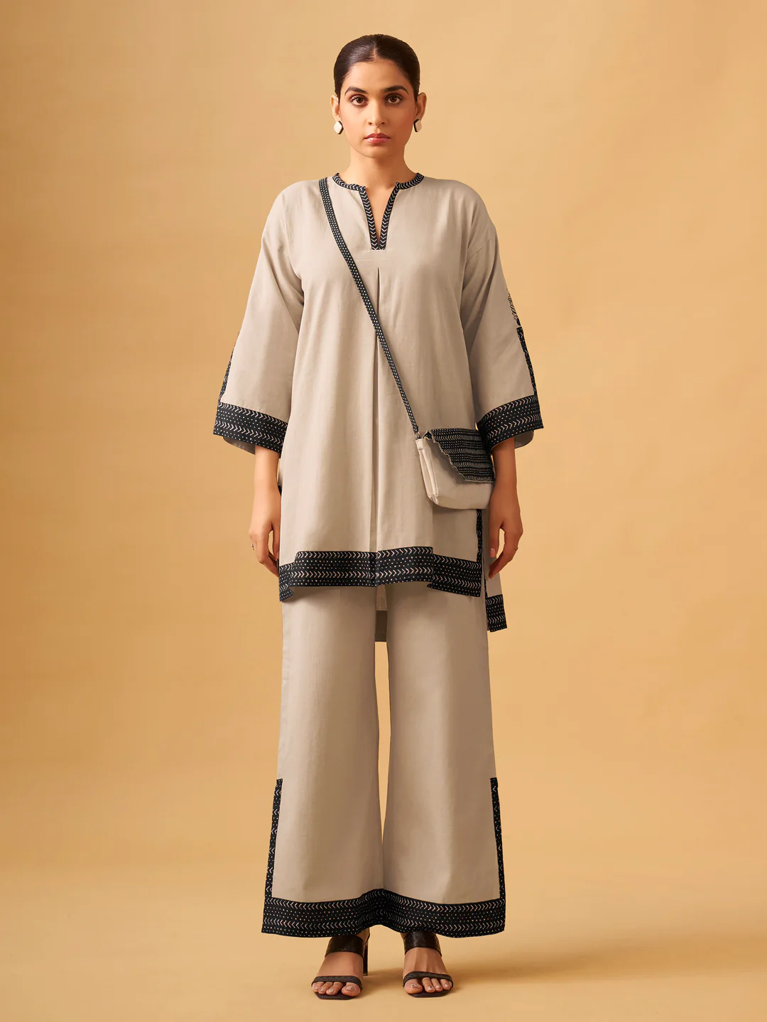 Everyday Cotton Kurta Set with a Matching Sling Bag - Image 3