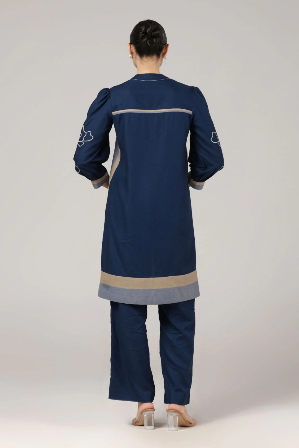Navy Blue Embroidered Kurta Set - Image 4