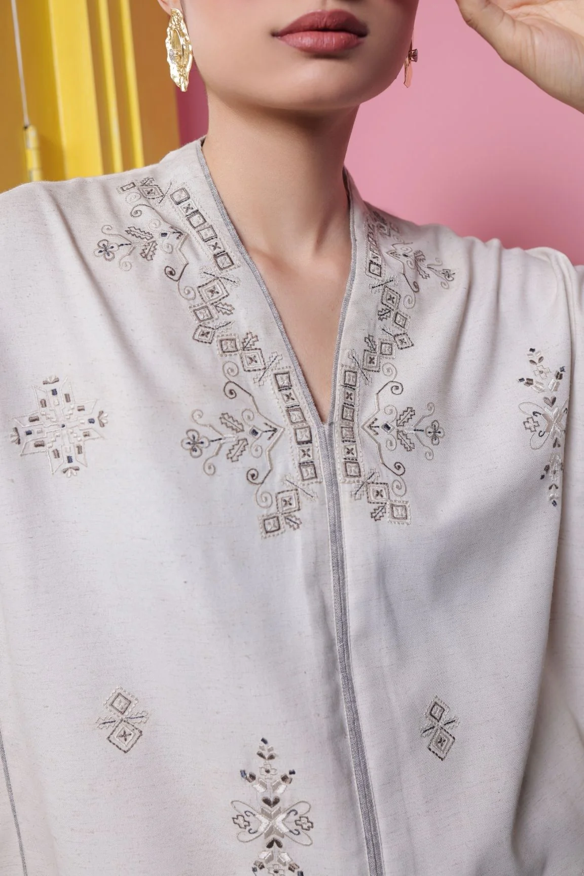 Off-White Embroidered Co-ord Set - Image 5