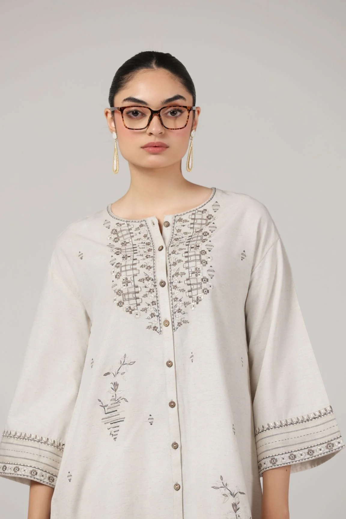 Off-White Embroidered High-Low Kurta Set - Image 3