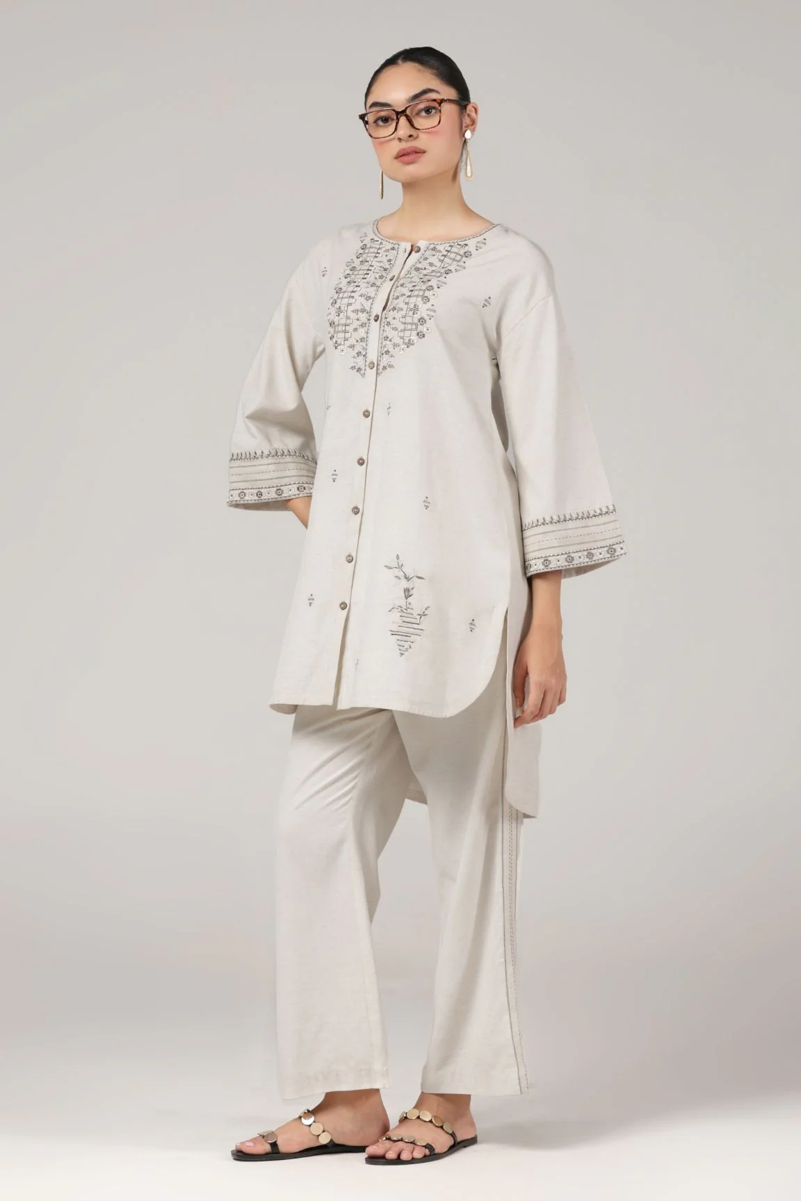 Off-White Embroidered High-Low Kurta Set - Image 5