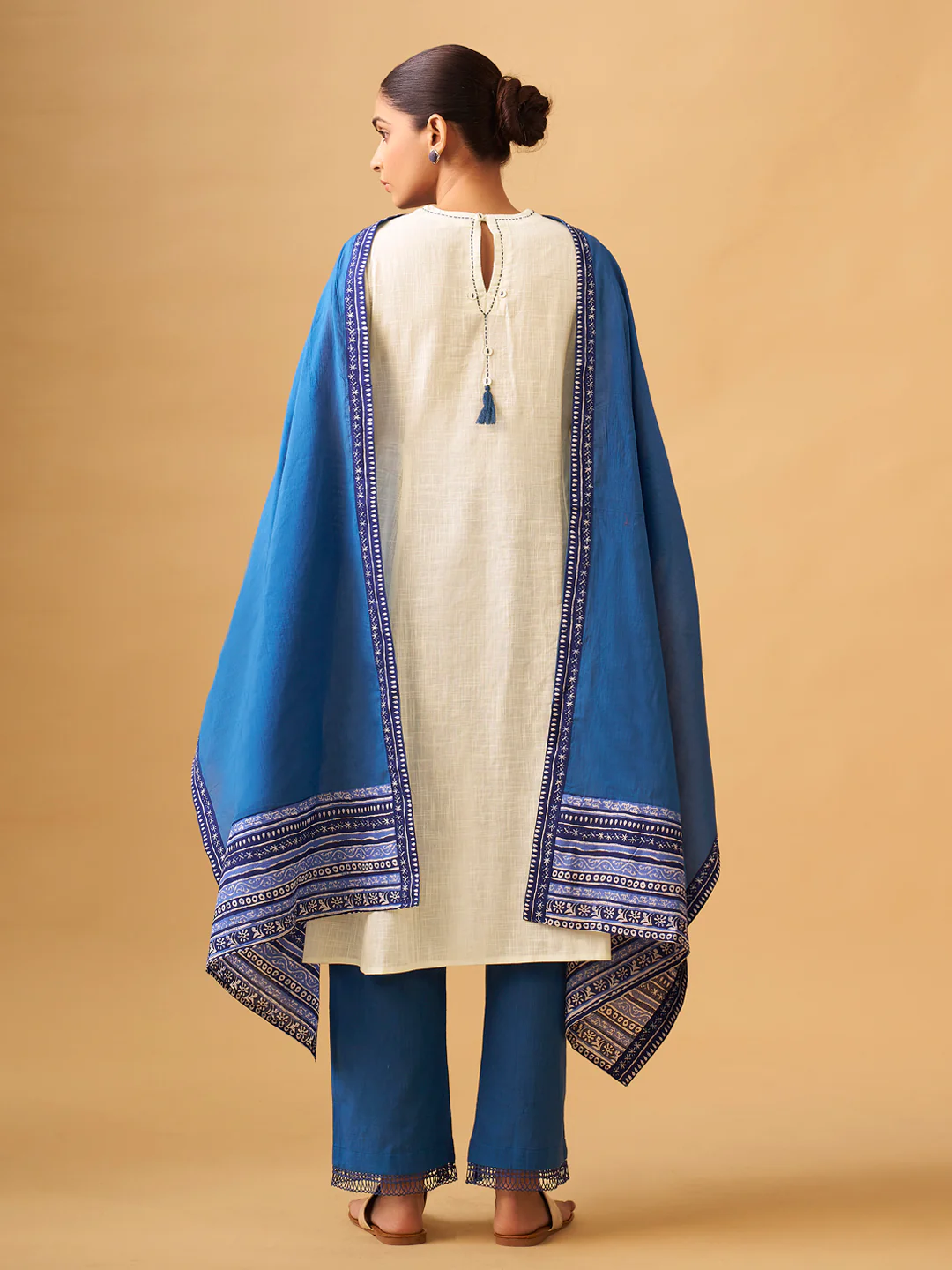 Textured Cotton Kurta Set with Handcrafted Details - Image 4